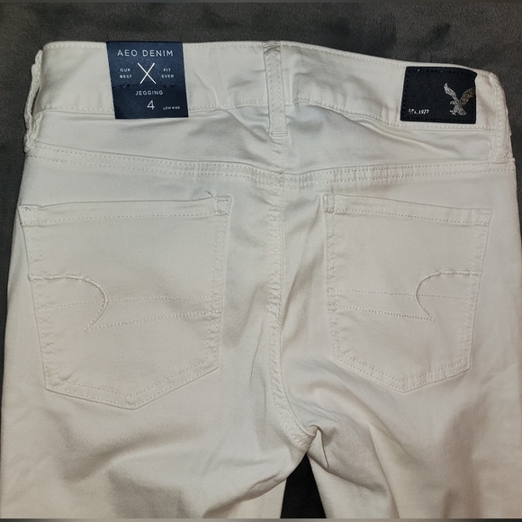NWT American Eagle sz 4 LONG white jeans jeggings super super stretch - Picture 9 of 9
